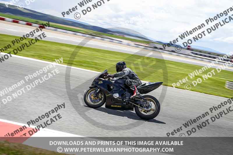 cadwell no limits trackday;cadwell park;cadwell park photographs;cadwell trackday photographs;enduro digital images;event digital images;eventdigitalimages;navarra;no limits trackdays;peter wileman photography;racing digital images;trackday digital images;trackday photos